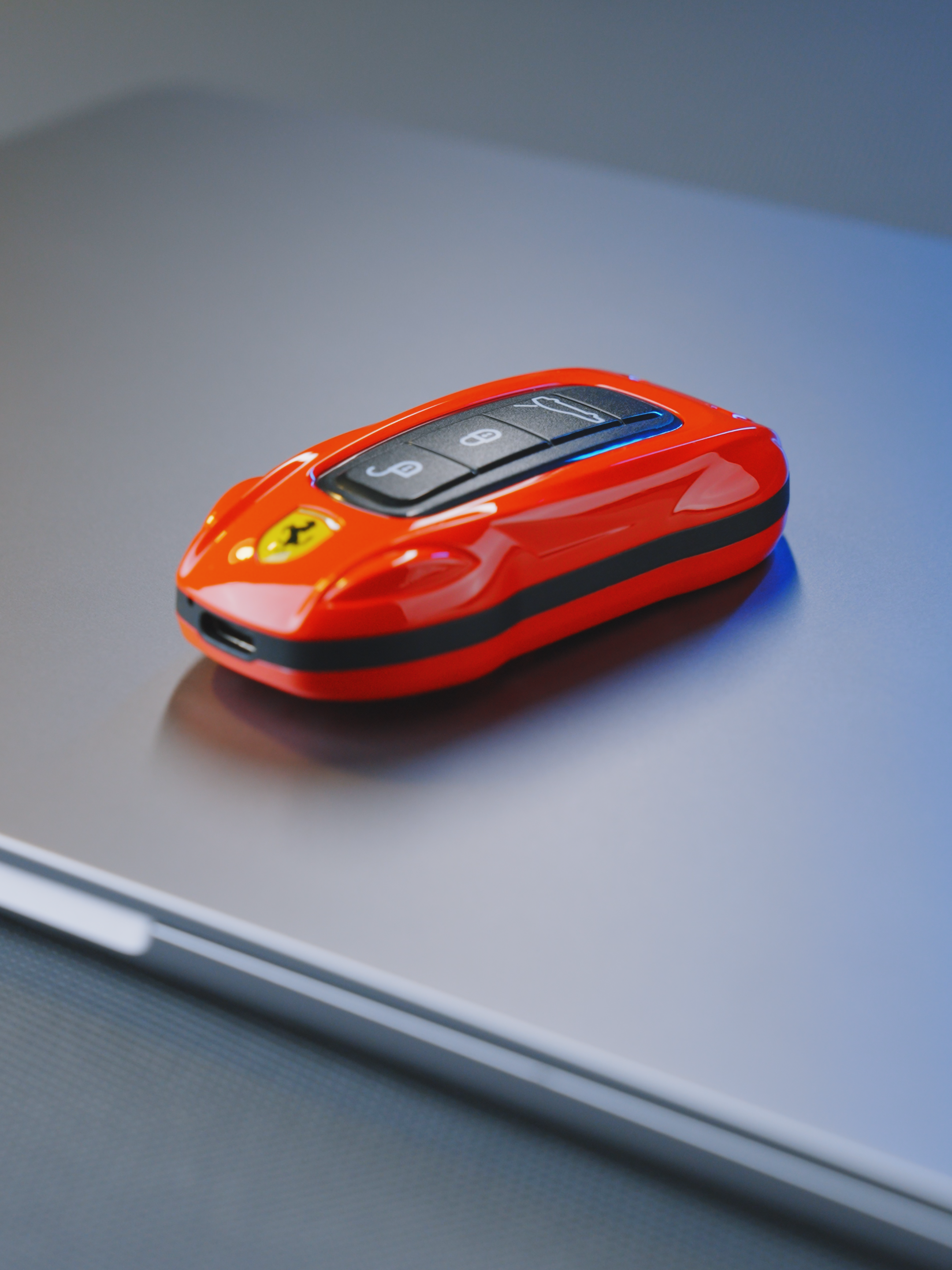 Mini téléphone portable Ferrari style clef de voiture de luxe Double Sim