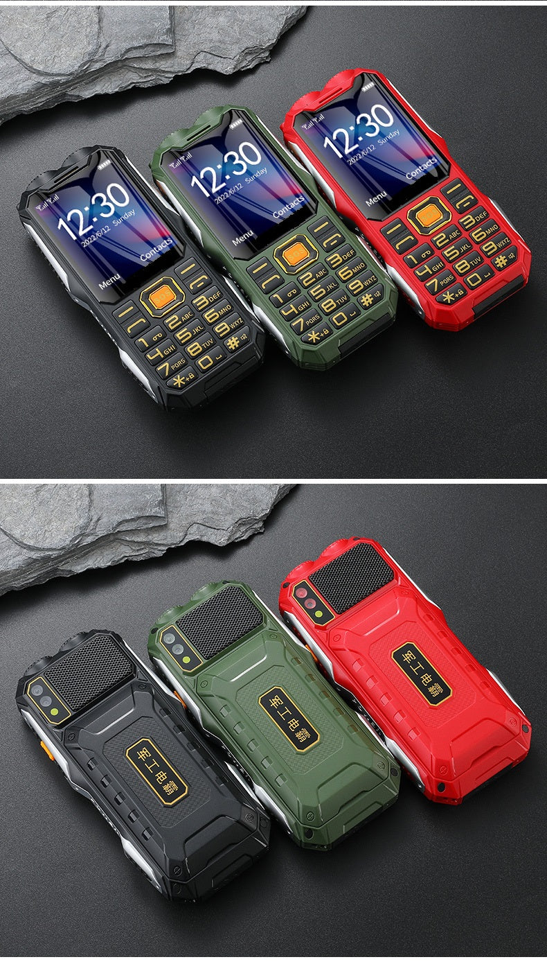 Téléphone randonnée sport Q8 Double Sim, Lampe torche, écran HD Q8