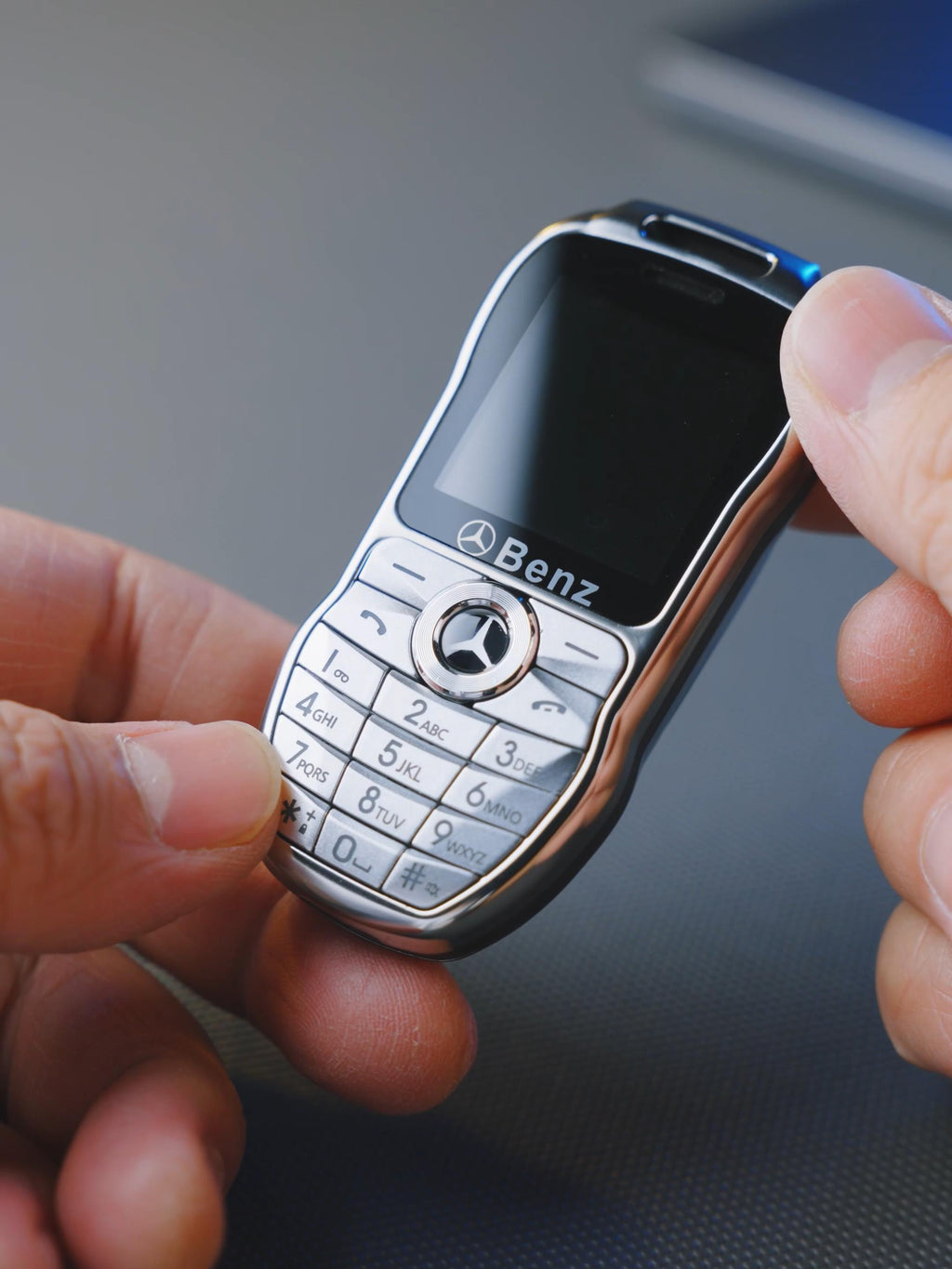 Mini téléphone Mercedes Benz clef de voiture style Double Sim 2G