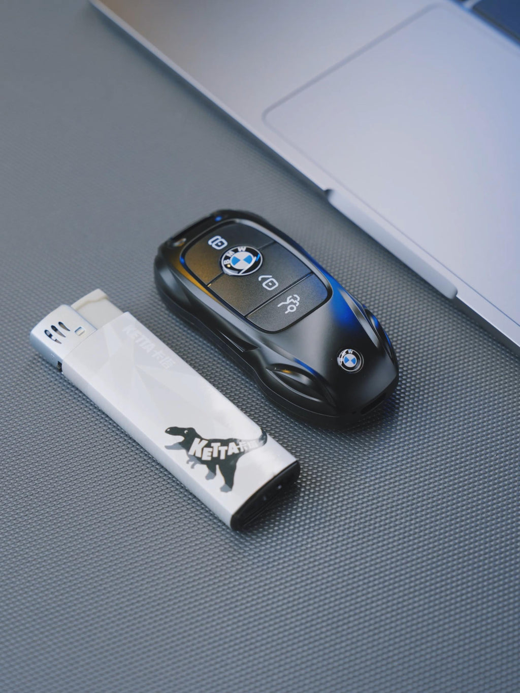 Mini téléphone portable BMW style clef de voiture Double sim