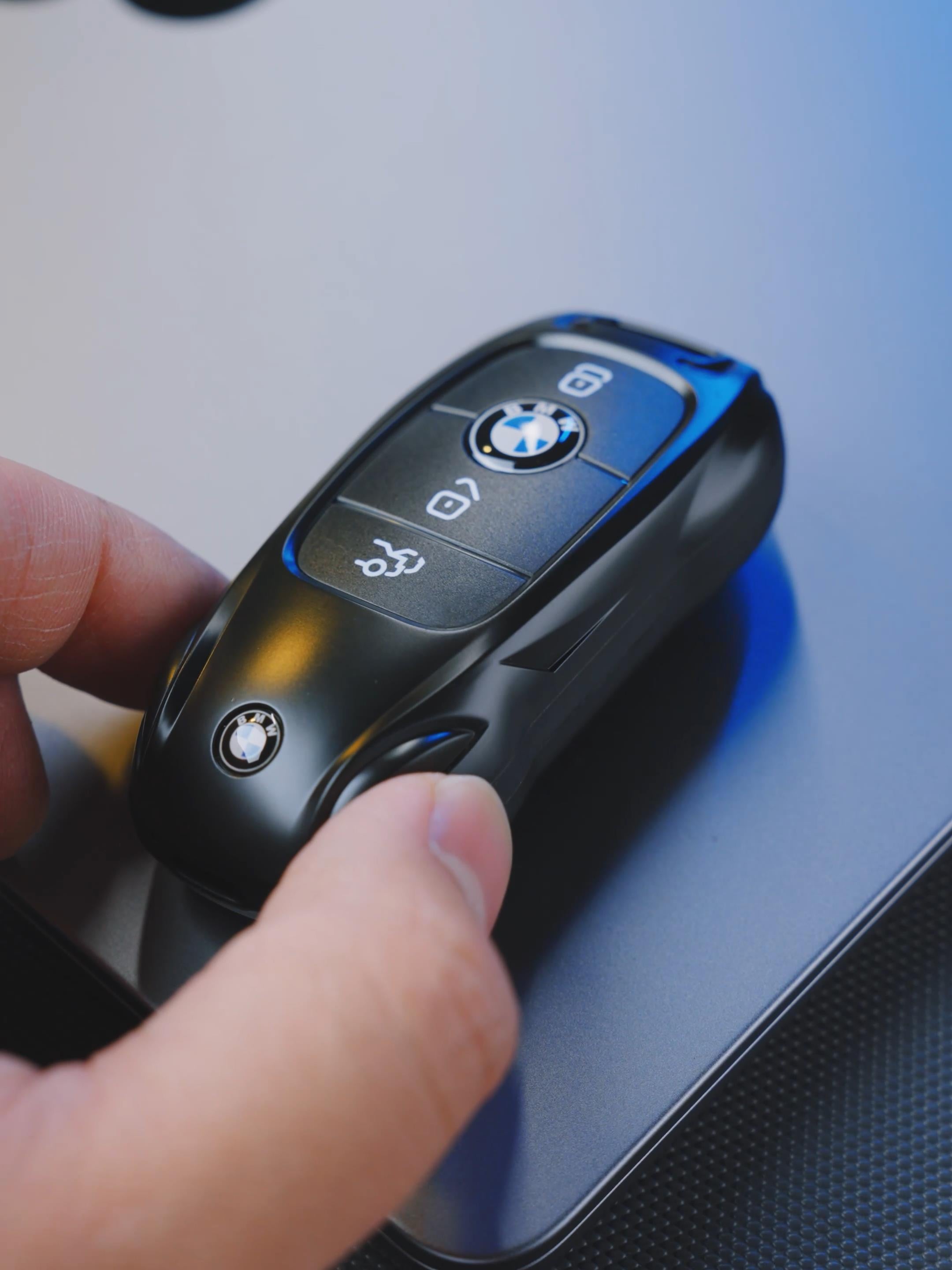 Mini téléphone portable BMW style clef de voiture Double sim